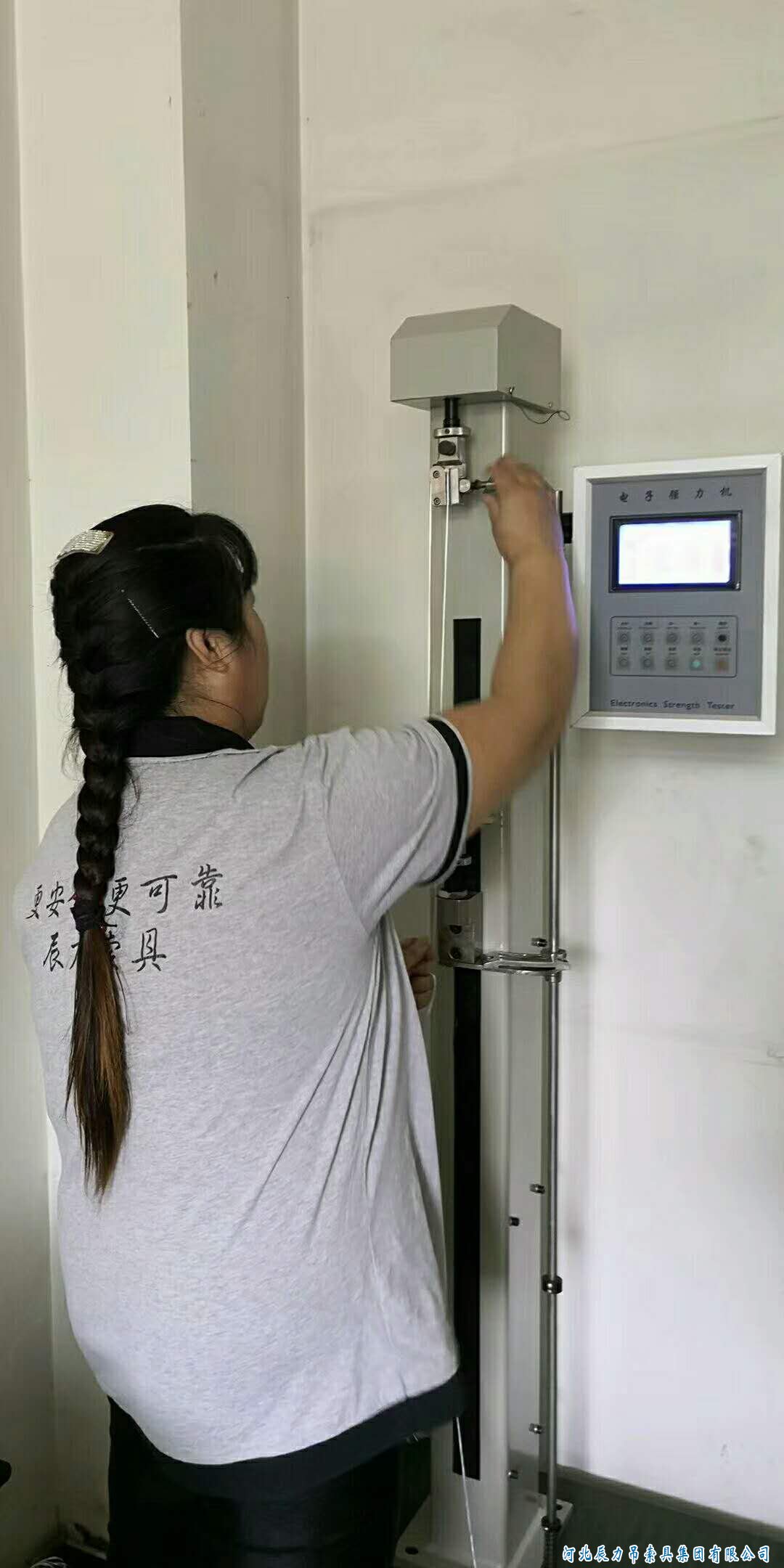 辰力吊裝帶單絲拉力測試，質(zhì)量從源頭掌控